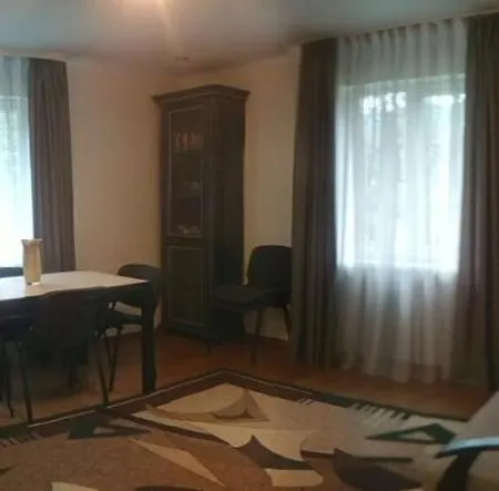 затишок Quarto em Acomodações Particulares Yaremche